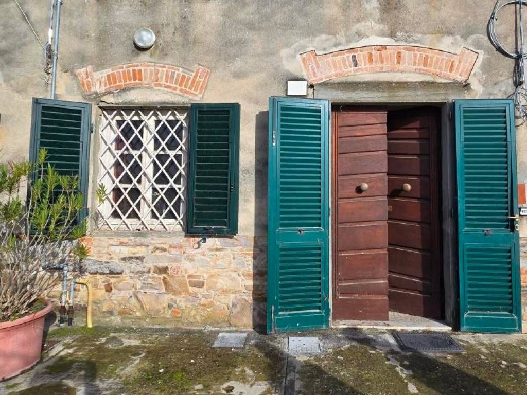 Casa indipendente a Lucca in Via del Sorbano del Vescovo - Foto 2