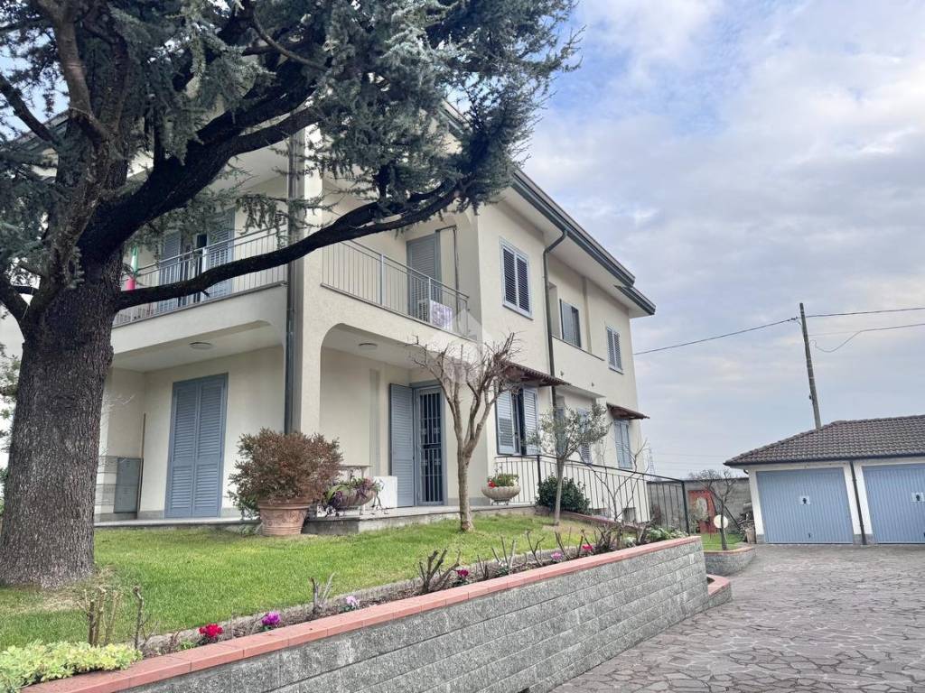 Appartamento a Binasco in Strada statale dei giovi, 17 - Foto 2