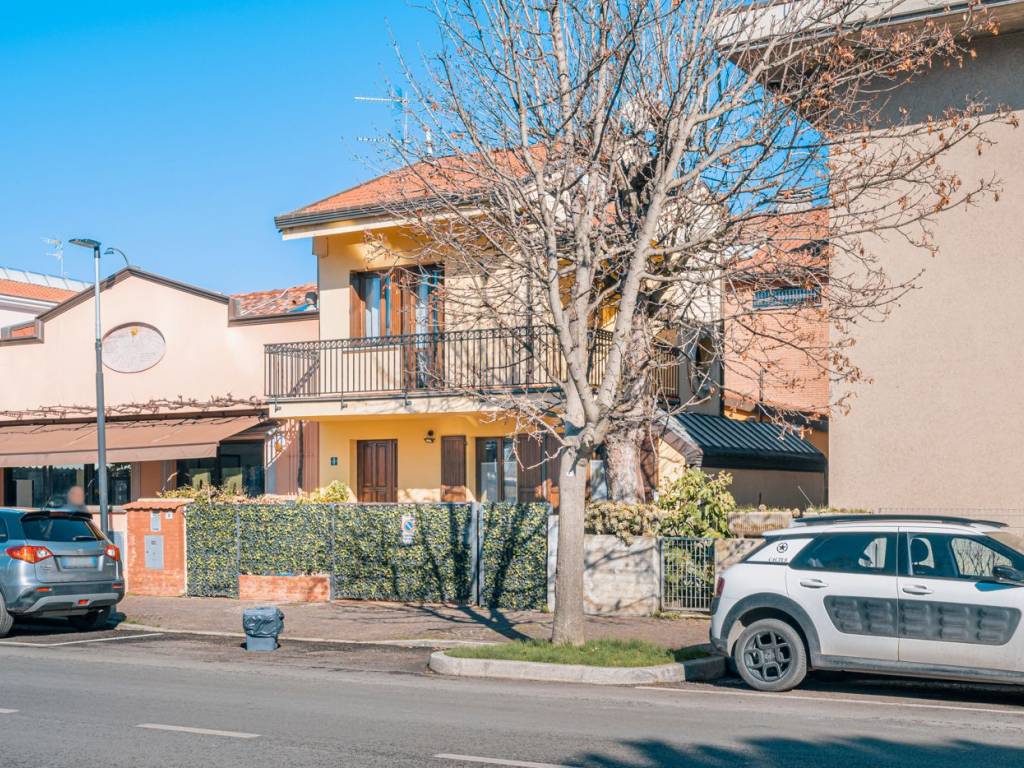 Villa a Riccione in Viale Lazio, 9 - Foto 2