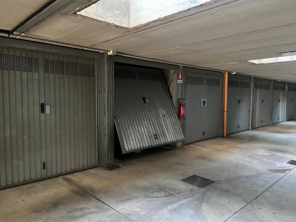 Box / garage a Brugherio in Via Salvatore Barbieri, 13 - Foto 3