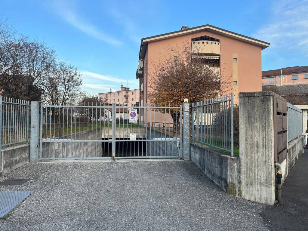 Box / garage a Brugherio in Via Salvatore Barbieri, 13 - Foto 5