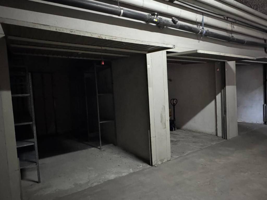 Box / garage a Aosta in Via Monte Emilius, 7 - Foto 3