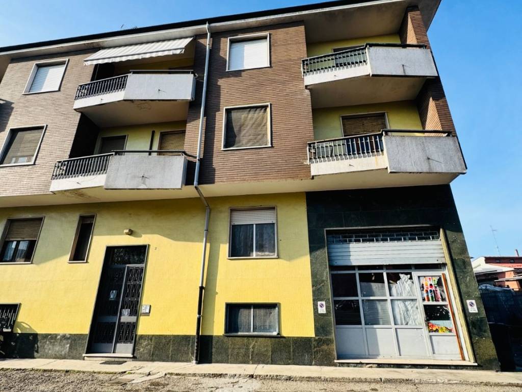 Appartamento a Bra in Via Giosuè Carducci - Foto 2