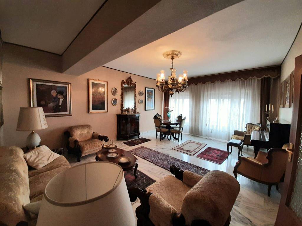 Appartamento a Catanzaro in Viale Vincenzo De Filippis, 85 - Foto 3