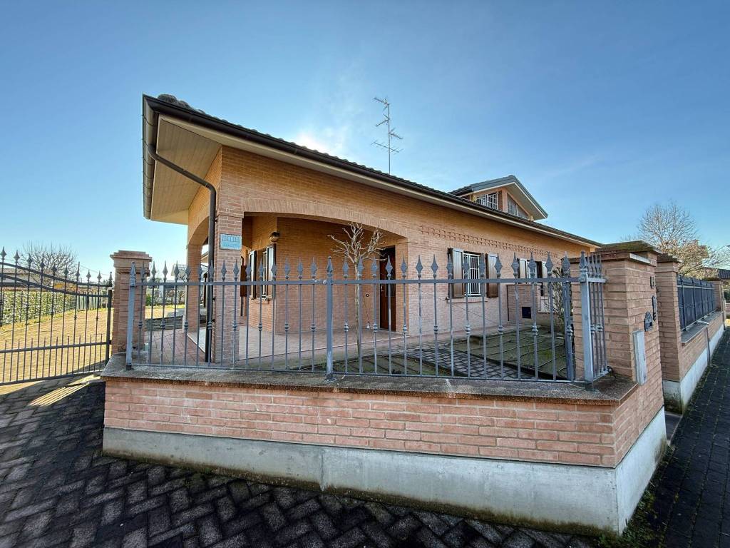 Villa a Castelnuovo rangone in Via Vandelli, 56 - Foto 2