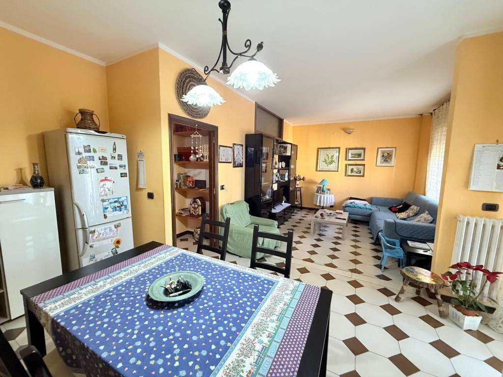 Appartamento a Acquaviva delle fonti in Via Salvador Allende, 31 - Foto 2