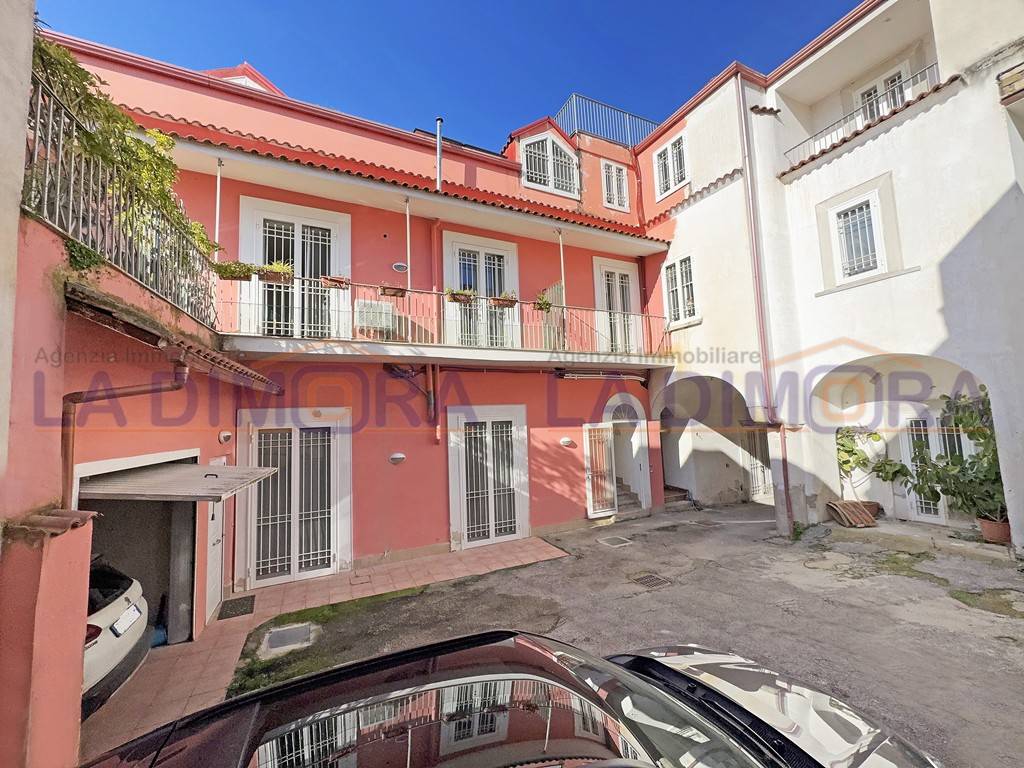 Palazzo / stabile a Caserta in Via Ponte, 61 - Foto 2