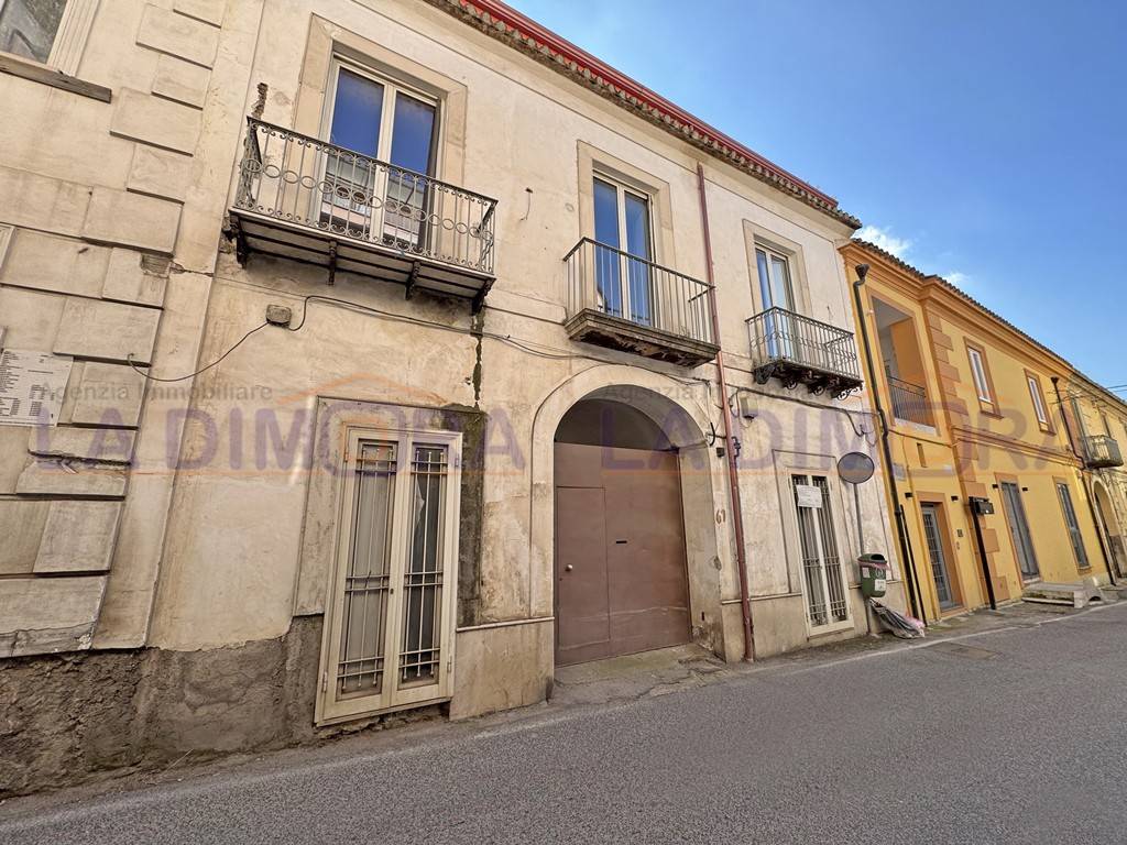 Palazzo / stabile a Caserta in Via Ponte, 61 - Foto 4