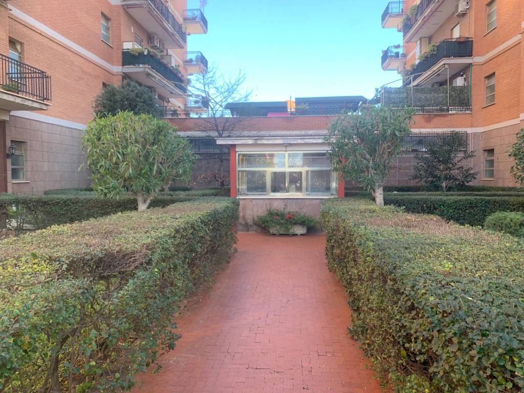 Appartamento a Pomezia in Via Catullo - Foto 2