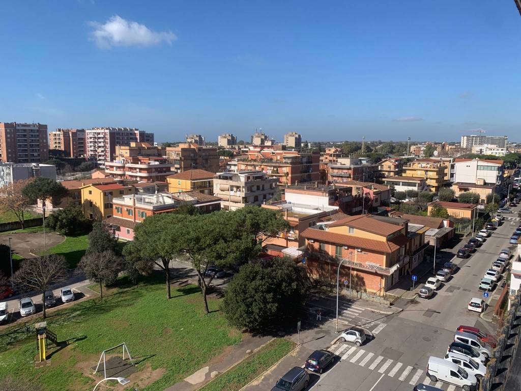 Appartamento a Pomezia in Via Catullo - Foto 3