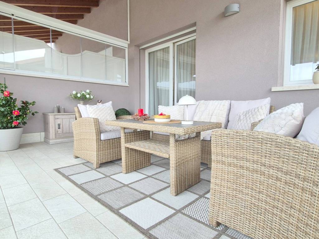 Appartamento a Peschiera del garda in Via Giulio Pastore - Foto 2