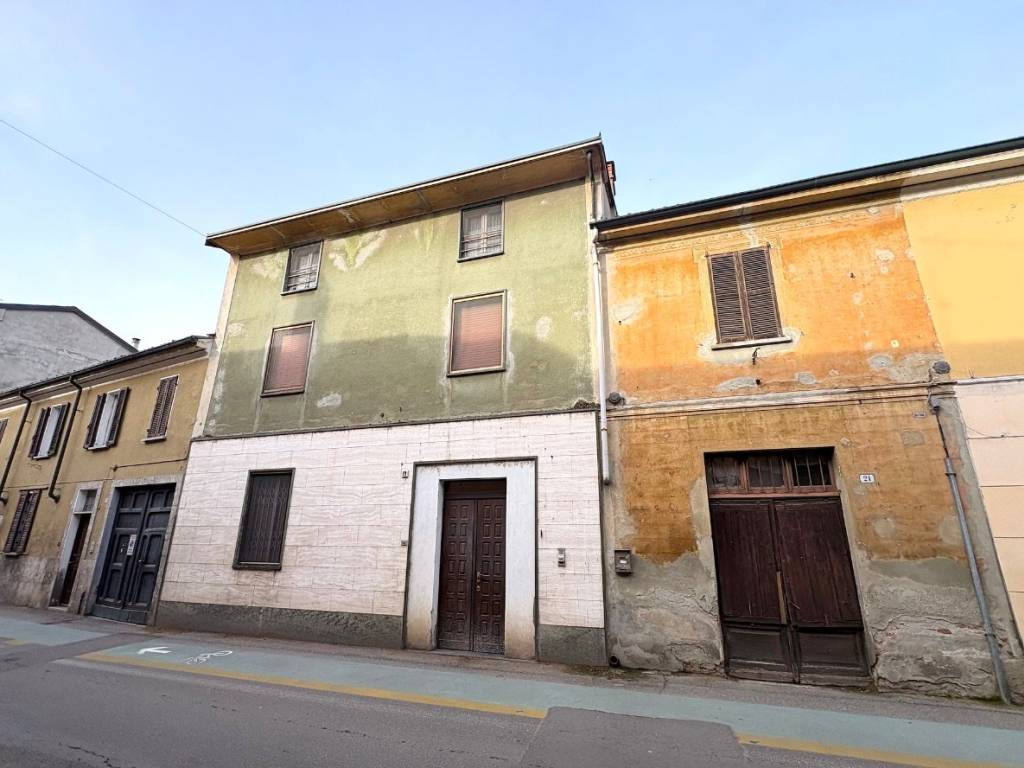 Casa indipendente a Sannazzaro de' burgondi in Via Giuseppe Garibaldi, 19 - Foto 2