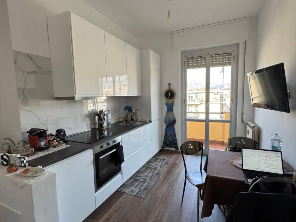 Appartamento a Genova in Via Alfredo Catalani - Foto 4