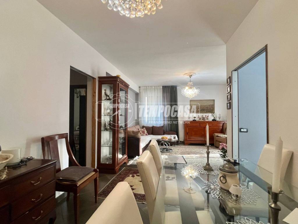 Appartamento a Lecco in Via Santo Stefano - Foto 2