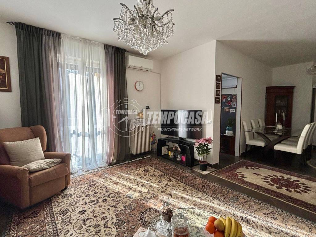 Appartamento a Lecco in Via Santo Stefano - Foto 4