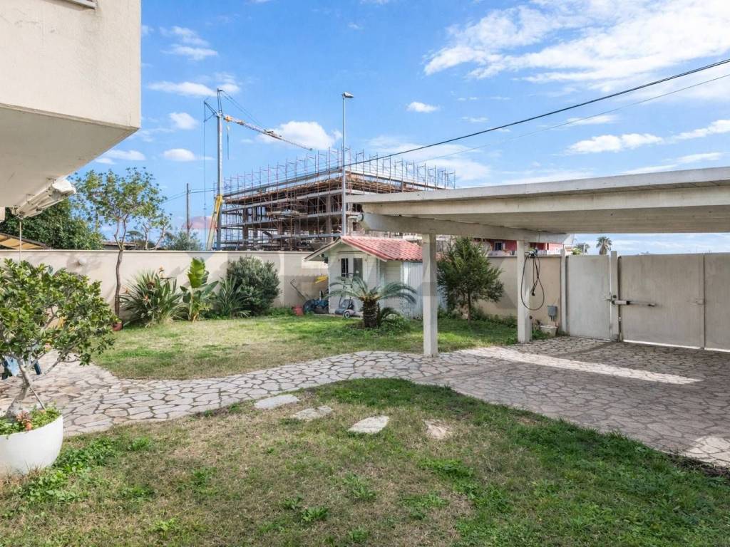 Appartamento a Fiumicino in Via Ulderico De Cesaris, 34 - Foto 2