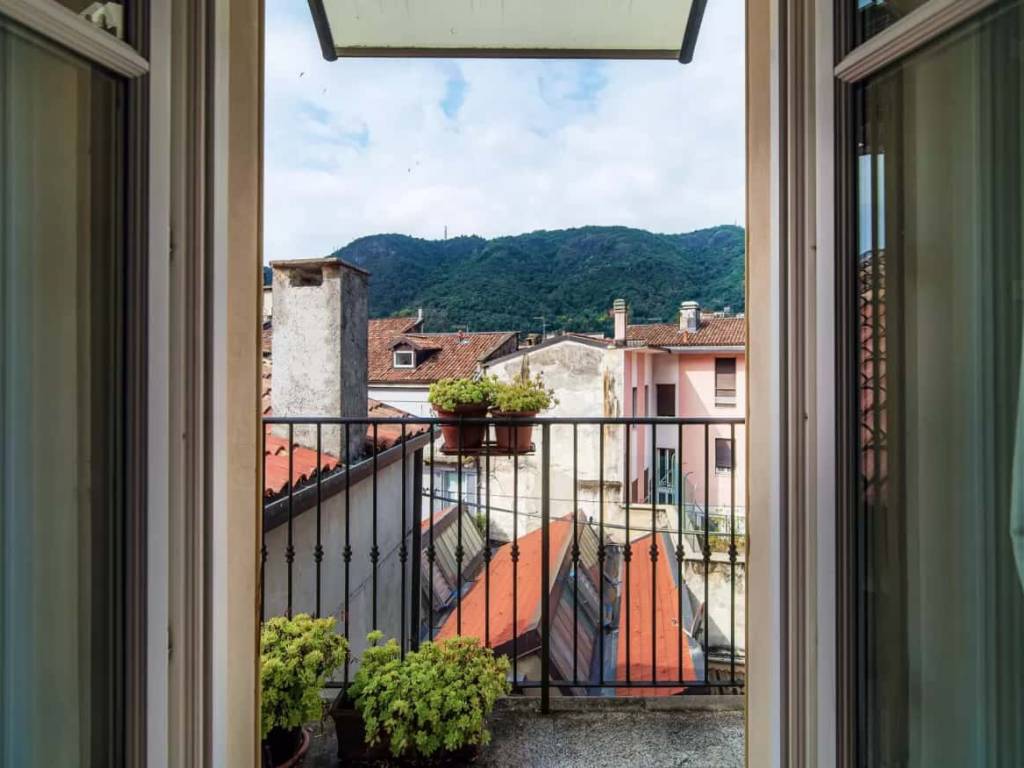 Appartamento a Como in Via Pietro Boldoni - Foto 2