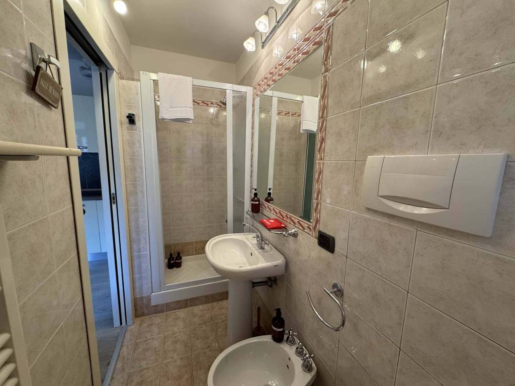 Appartamento a Como in Via Luigi Dottesio - Foto 4