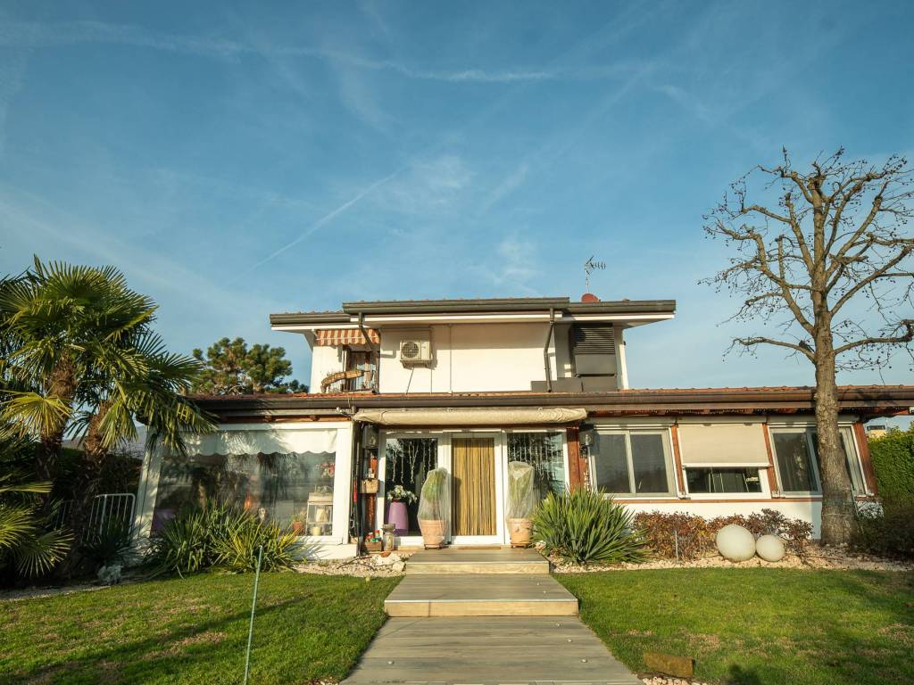 Villa a Molteno in Via Giuseppe Verdi - Foto 4