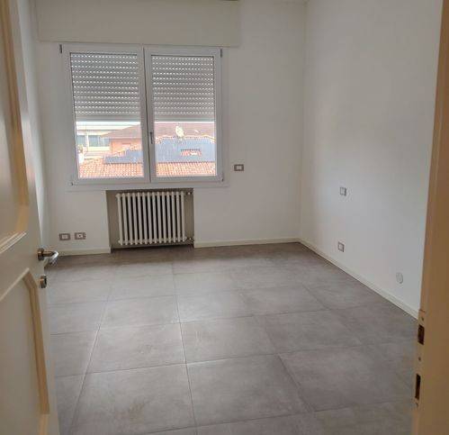 Appartamento a Porto mantovano in Strada Di Soave - Foto 5