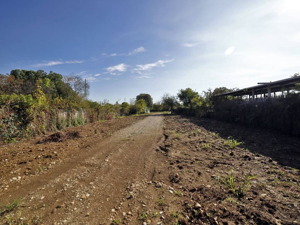 Terreno a Brugherio in Via San Maurizio al Lambro, 244 - Foto 3