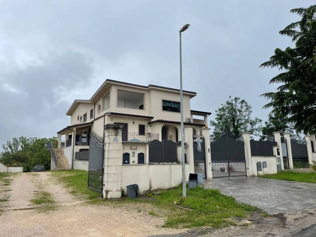 Appartamento a Frosinone in Circonvallazione Colle Timio, 21 - Foto 2