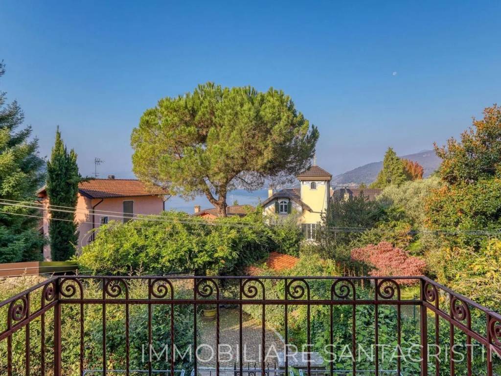 Villa a Castelveccana in Via Cesare Battisti, 47 - Foto 2