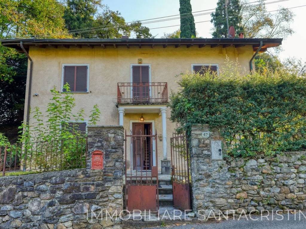 Villa a Castelveccana in Via Cesare Battisti, 47 - Foto 4