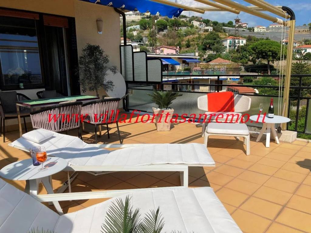 Attico / mansarda a Sanremo in Strada Borgo Tinasso - Foto 2