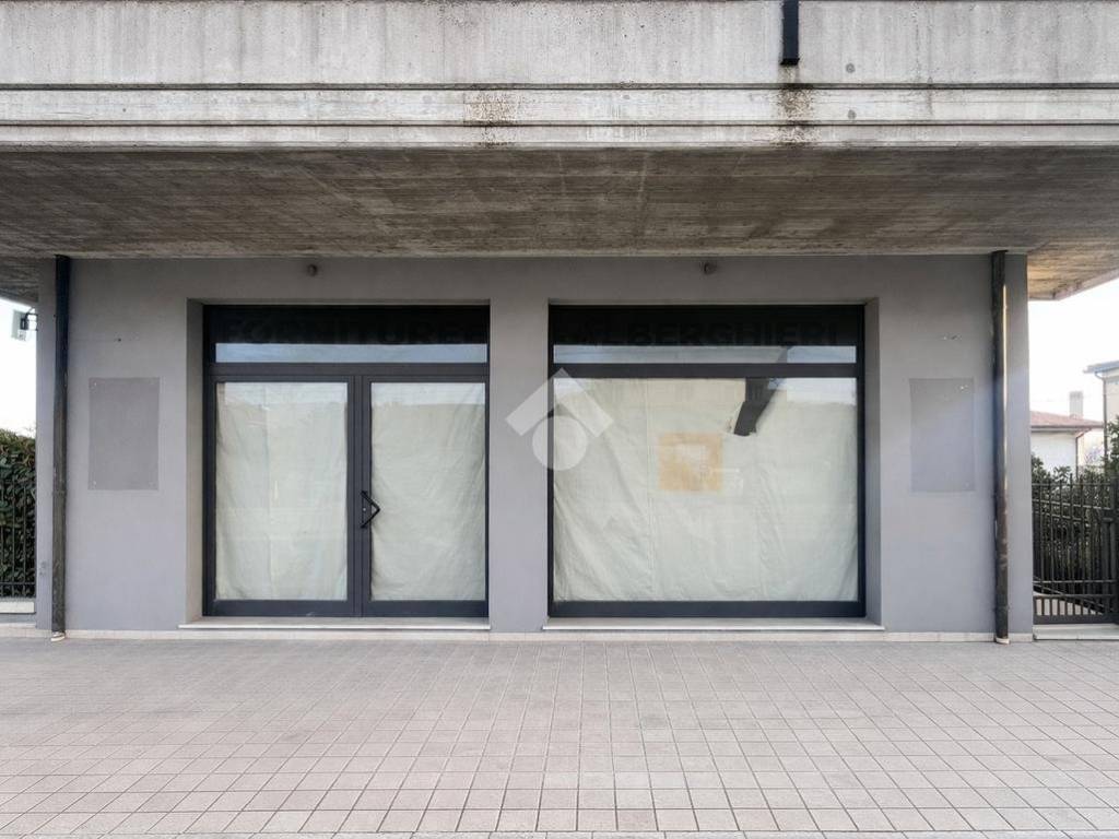 Immobile a Roseto degli abruzzi in Via Val Vomano, 30 - Foto 2