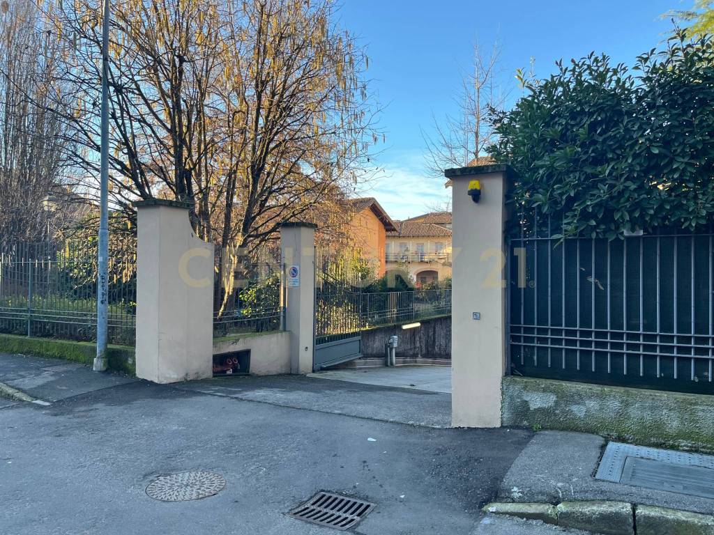 Box / garage a Rho in Via Martiri di Belfiore, 2 - Foto 3