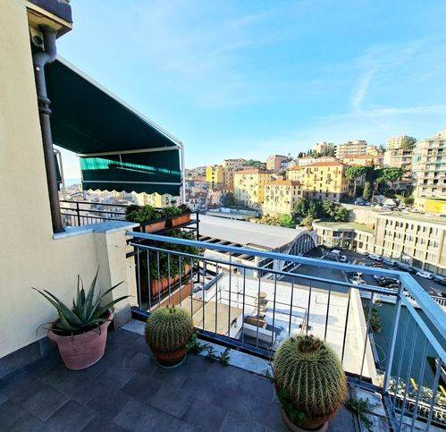 Attico / mansarda a Sanremo in Via Martiri Della Libertà 18 - Foto 4