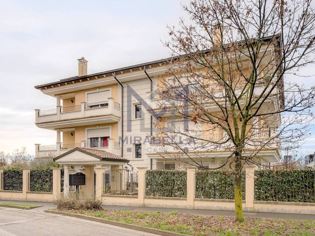 Appartamento a Desio in Via Donato Bramante da Urbino, 13 - Foto 3