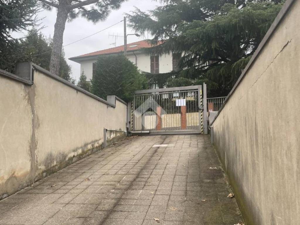 Box / garage a Cardano al campo in Via della torre, 1 - Foto 2