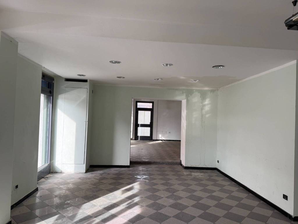 Immobile a Luisago in piazza della stazione - Foto 3