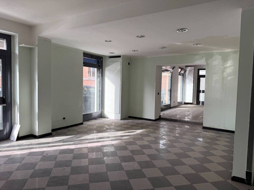 Immobile a Luisago in piazza della stazione - Foto 5