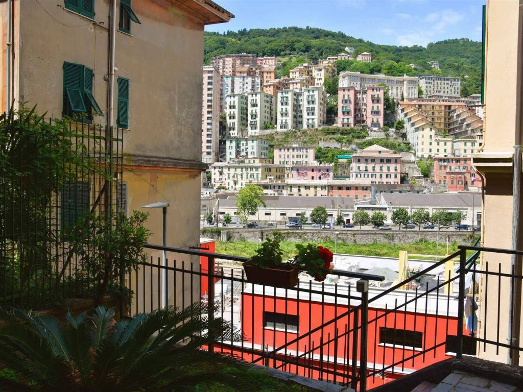 Appartamento a Genova in Piazzale Parenzo - Foto 2