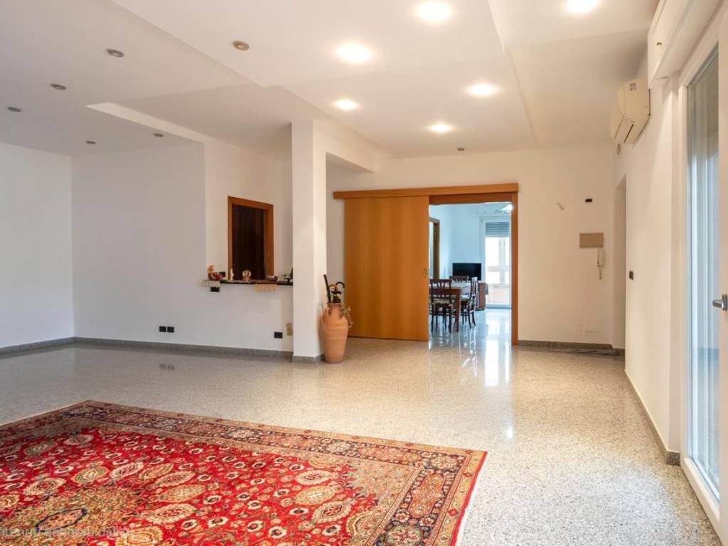 Appartamento a Pontinia in Via Aleardo Aleardi - Foto 2