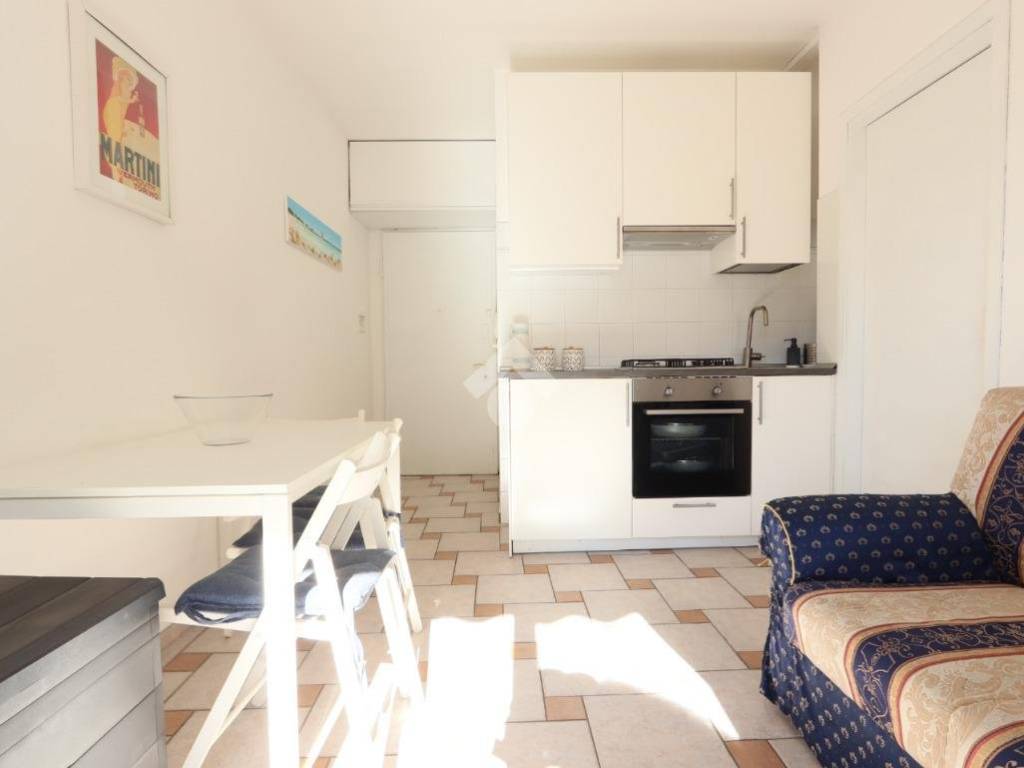 Appartamento a Alba adriatica in Via Camillo Benso Conte di Cavour, 87 - Foto 2