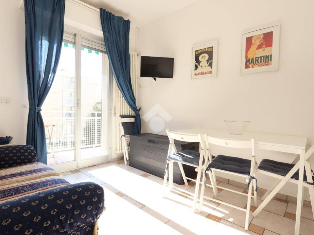 Appartamento a Alba adriatica in Via Camillo Benso Conte di Cavour, 87 - Foto 4