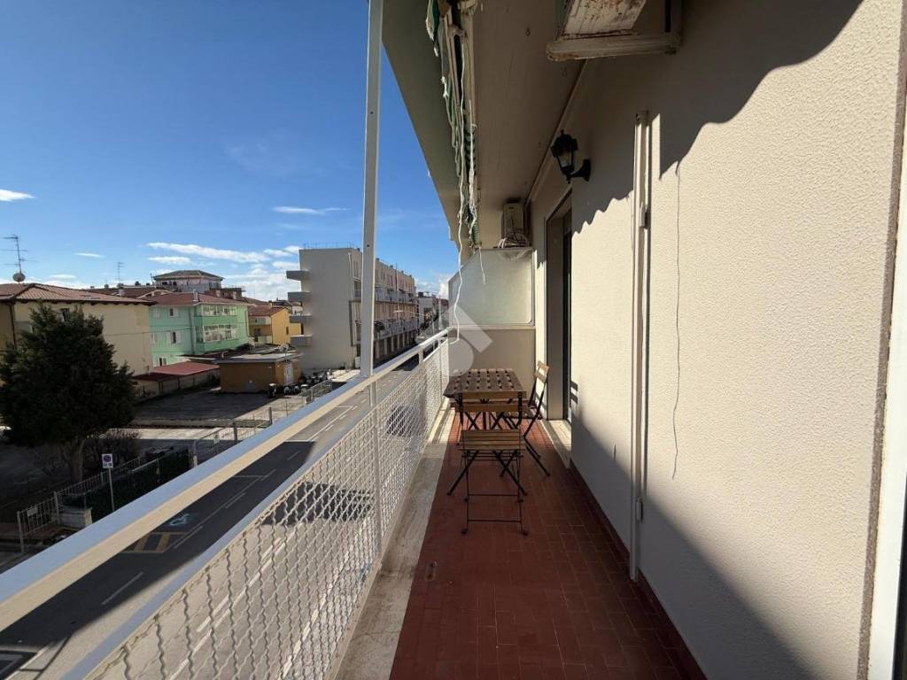 Appartamento a Alba adriatica in Via Camillo Benso Conte di Cavour, 87 - Foto 5