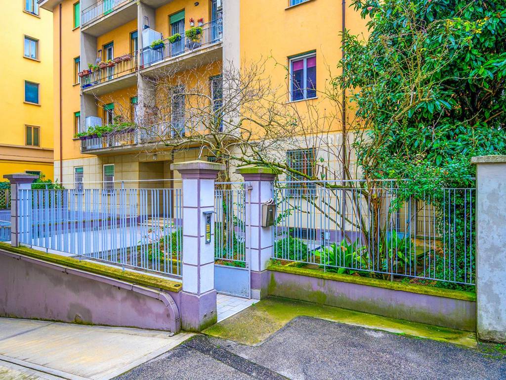 Appartamento a Bologna in Via Giuseppe Mezzofanti, 59 - Foto 2