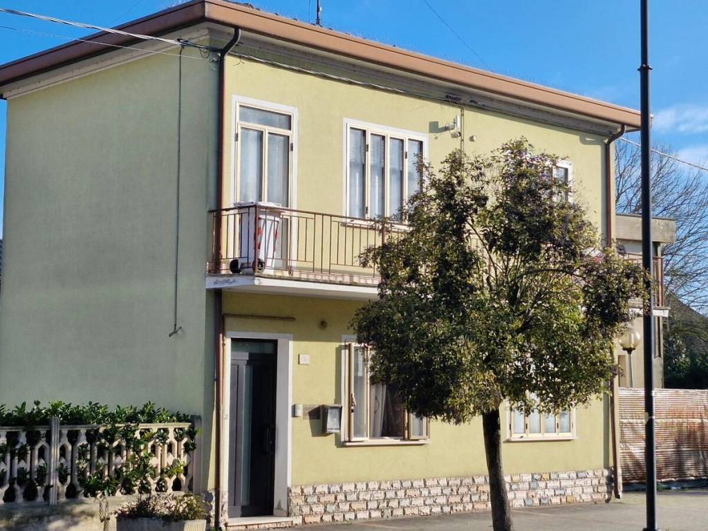 Villa a Porto viro in Via Contarini, 3 - Foto 3