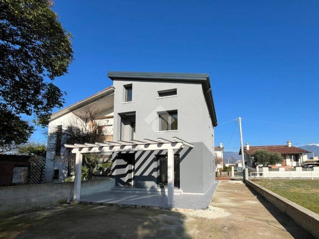 Villa a Cassola in Via Marangoni, 11 - Foto 2