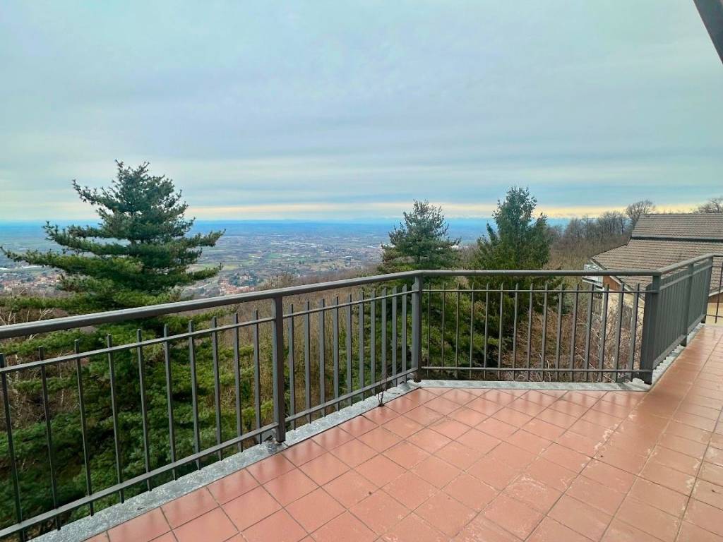 Appartamento a Pecetto torinese in Strada del Colle - Foto 2
