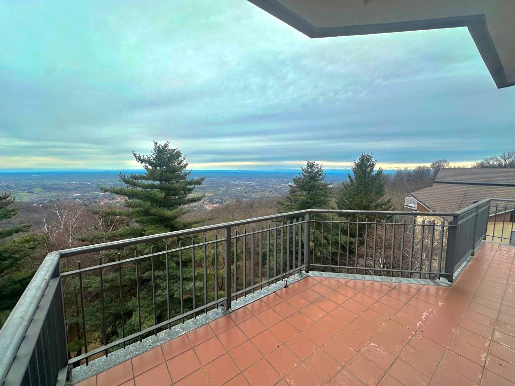 Appartamento a Pecetto torinese in Strada del Colle - Foto 4