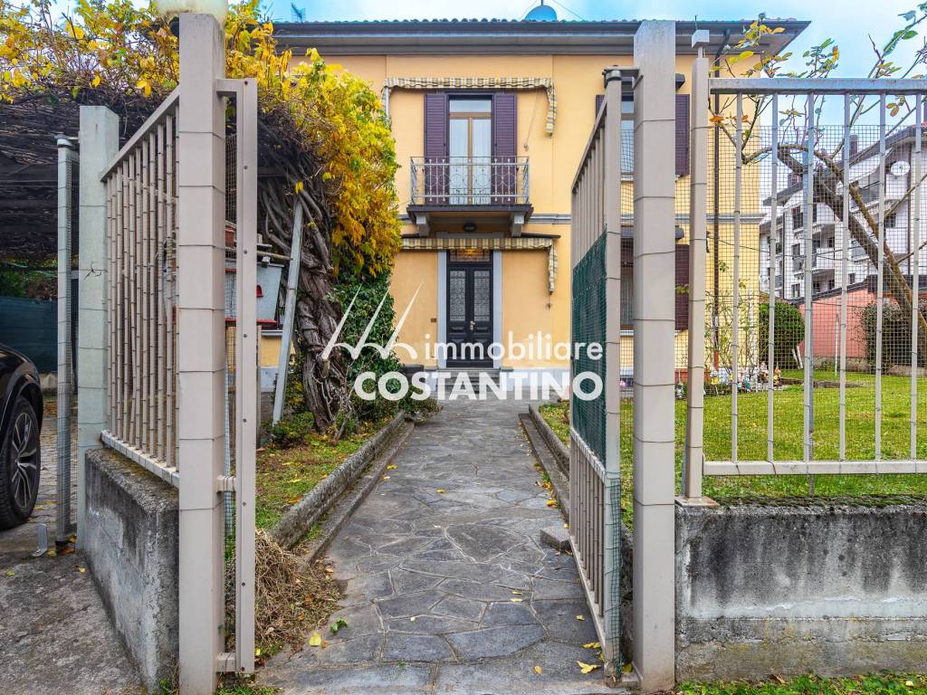 Villa a Luino in Via Bernardino Luini - Foto 2