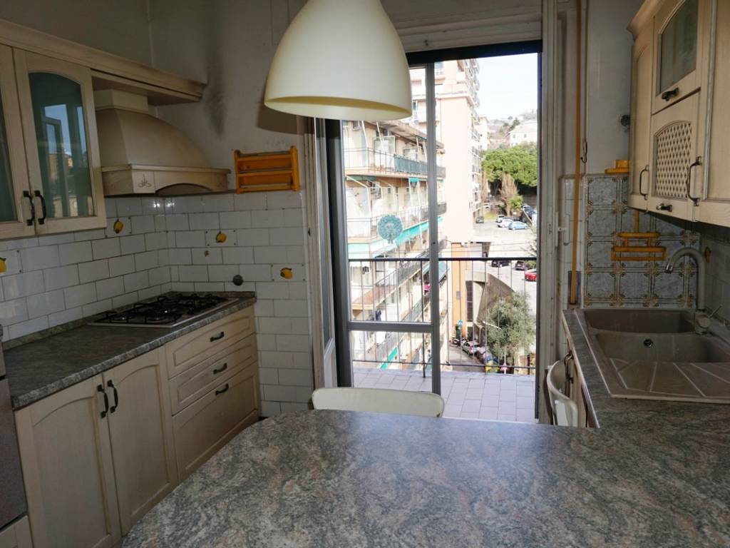 Appartamento a Genova in Via Bartolomeo Carrea, 5 - Foto 2