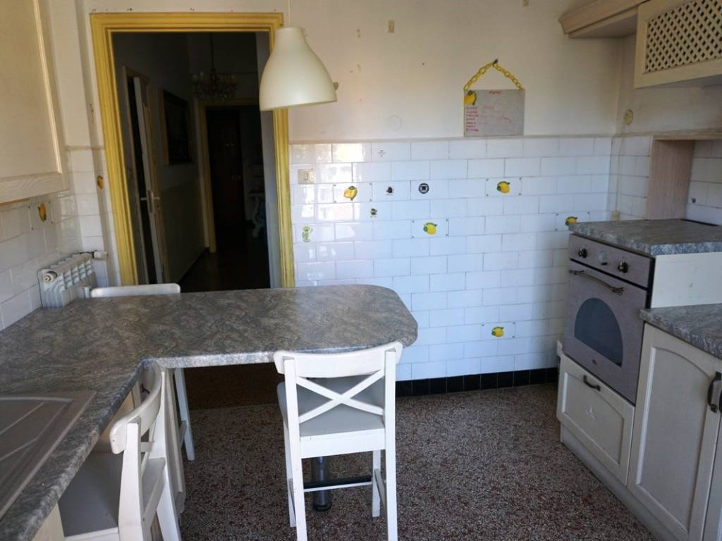 Appartamento a Genova in Via Bartolomeo Carrea, 5 - Foto 3