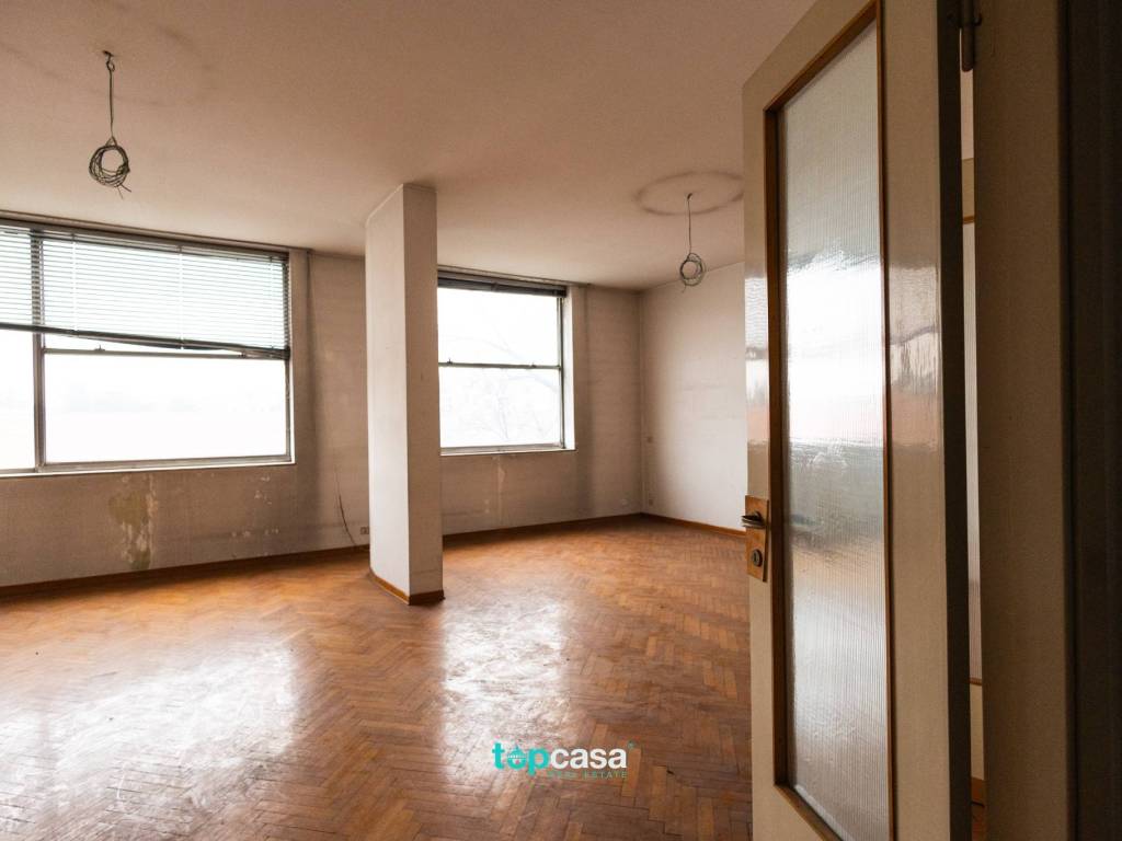 Appartamento a Busto arsizio in Via Fratelli d'Italia, 7 - Foto 2